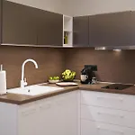 Thalpos 4 Chic Centrally Located
