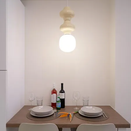 Thalpos 4 Chic Centrally Located *