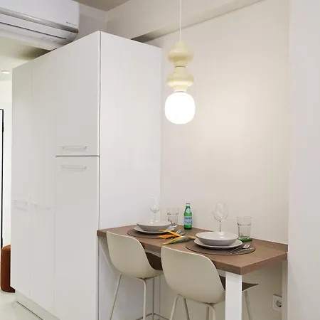 Thalpos 4 Chic Centrally Located Appartement *