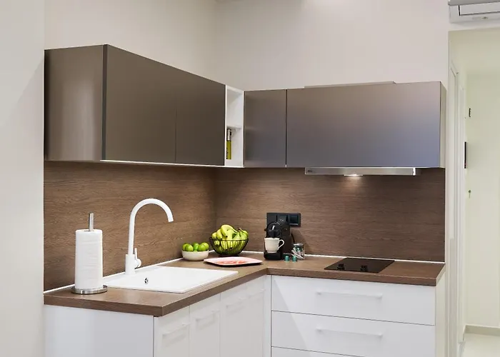 Apartment Thalpos 4 Chic Centrally Located *
