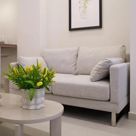 Thalpos 4 Chic Centrally Located *