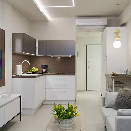 Thalpos 4 Chic Centrally Located