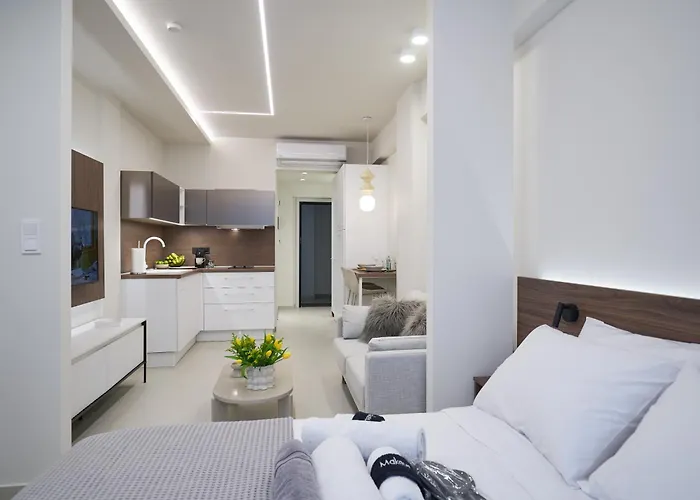 Thalpos 4 Chic Centrally Located Apartament