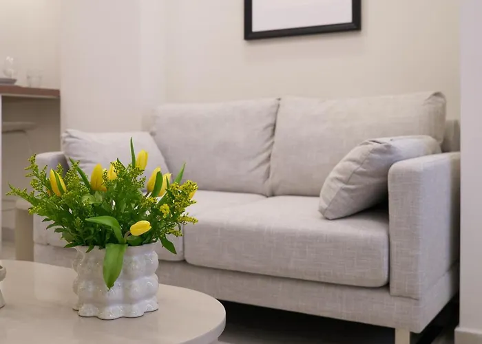 Thalpos 4 Chic Centrally Located *