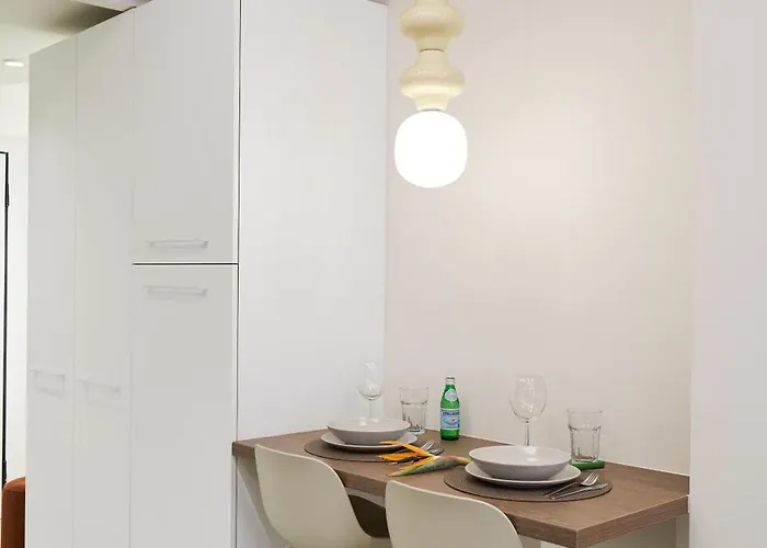 Thalpos 4 Chic Centrally Located Appartement *