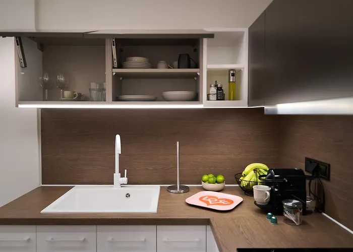 Thalpos 4 Chic Centrally Located *