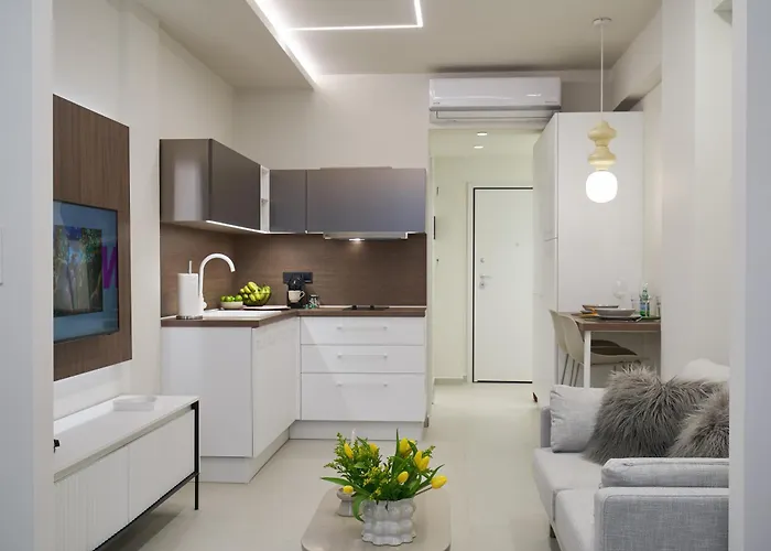 Thalpos 4 Chic Centrally Located