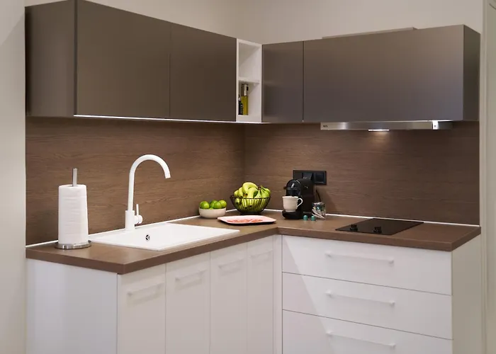 Thalpos 4 Chic Centrally Located