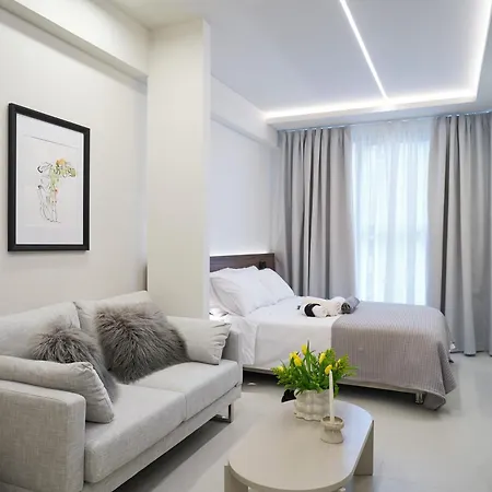 Apartment Thalpos 4 Chic Centrally Located