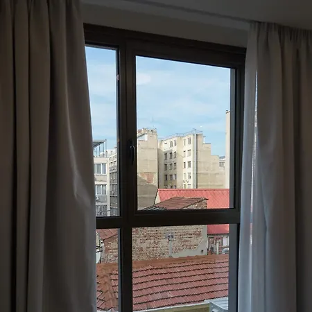 Apartment Thalpos 4 Chic Centrally Located *
